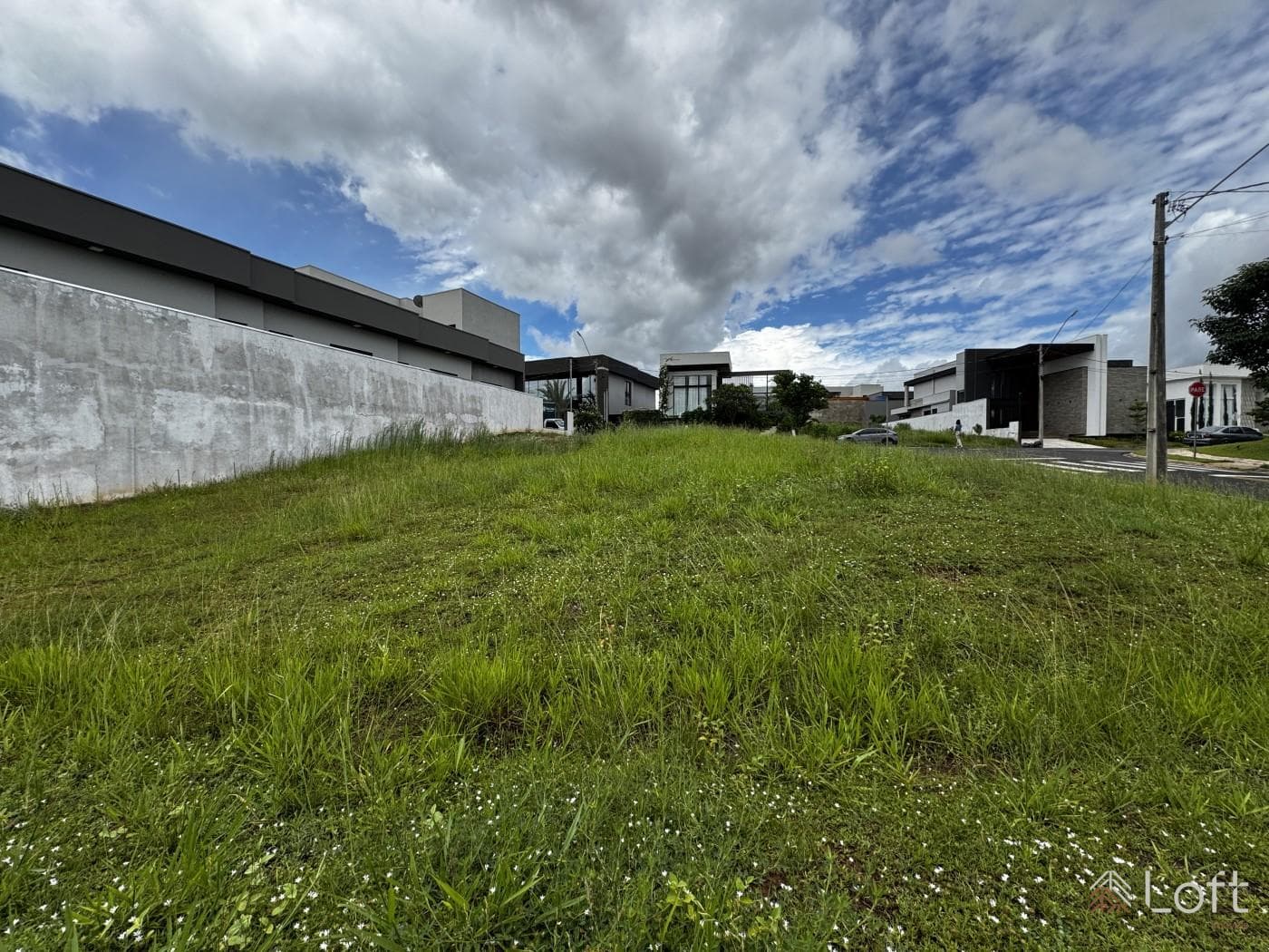 Terreno em Condomínio à venda — Condomínio Residencial Solares