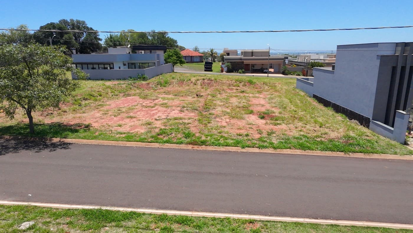 Terreno em Condomínio à venda — Residencial Veneza