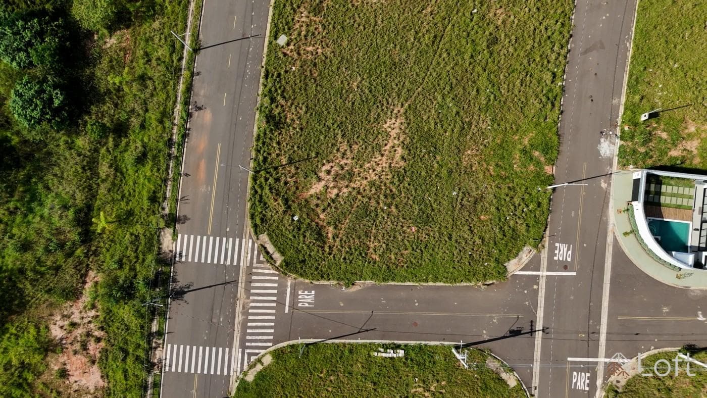 Terreno à venda — Parque dos Resedas