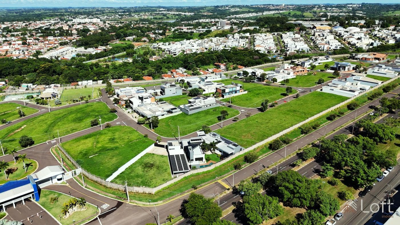 Terreno em condomínio - Monte Azul