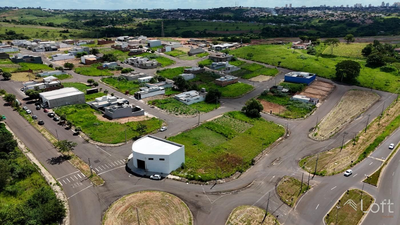 Terreno à venda — Jardim Vista Bonita