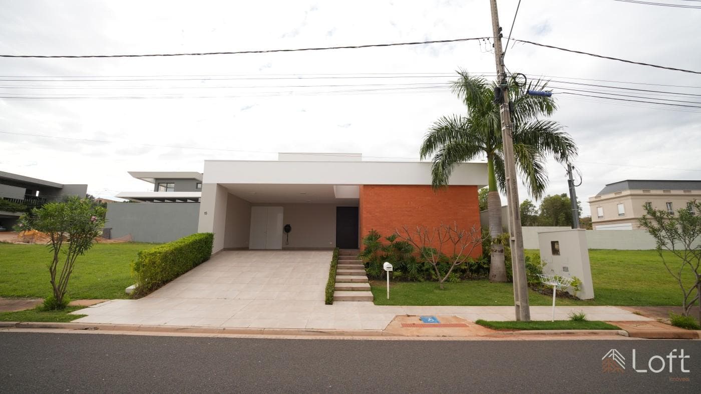 Casa em condomínio Damha III